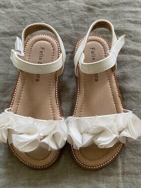 Felix & Flora Girls' White Floral Strap Sandals